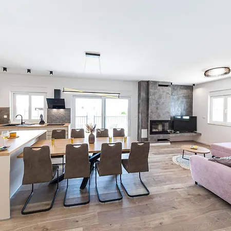 Vikendica Lovely In With Kitchen
